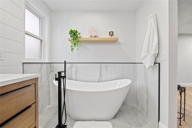 190 S Cobble Hill Rd, Warwick, RI 02886 - photo 6