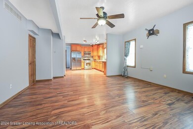 Listing Photos-14