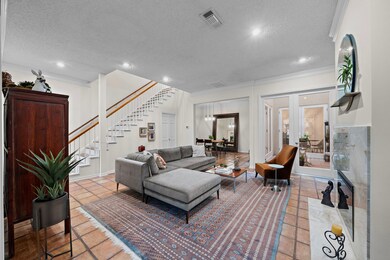 22 Bayou Pointe Dr, Houston, TX 77063 - photo 4