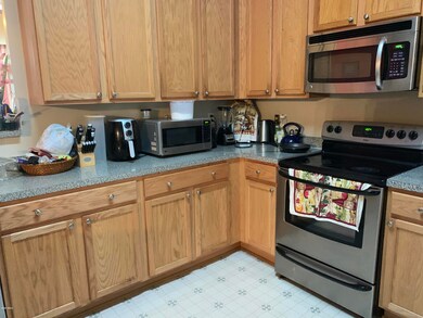 Ivy kitchen 1