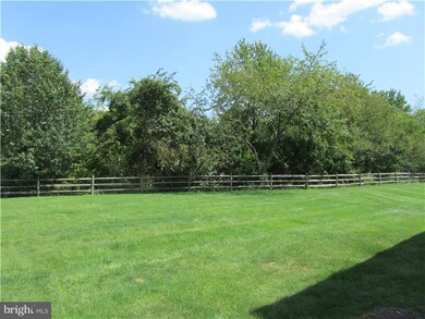 1402 Franklin Ct unit 19, Lansdale, PA 19446 - photo 3