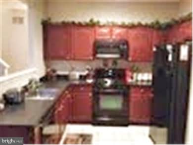 135 Chancellor Dr, Woodbury, NJ 08096 - photo 2