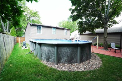 106 Pecos Cir, Carpentersville, IL 60110 - photo 3