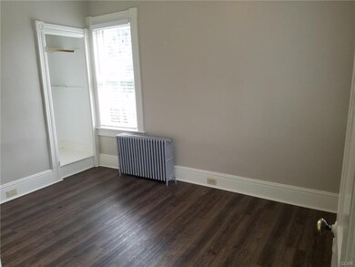 Back/2nd bedroom