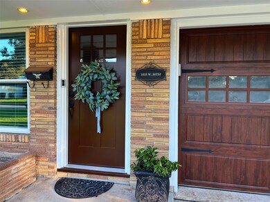 1035 W 30th St, Houston, TX 77018 - photo 3