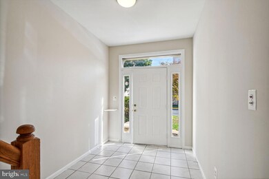 13420 Burrough Farm Dr, Herndon, VA 20171 - photo 6