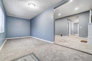 881 Gilbert St, Columbus, OH 43206 - photo 4