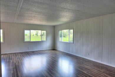 Jerilyn Valentine - 06 Living Room