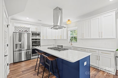 Double ovens and walk-in pantry! 