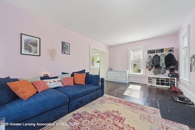 810-N-Walnut-St-Lansing-MI-48906 9