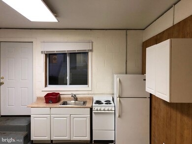 270 N Washington St unit B, Berkeley Springs, WV 25411 - photo 4