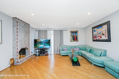 50 Dina Ct, Staten Island, NY 10306 - photo 7