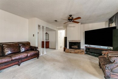 645 Oak Dr, Hurst, TX 76053 - photo 3