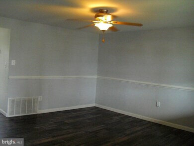 2723 Yarnall Rd, Halethorpe, MD 21227 - photo 6