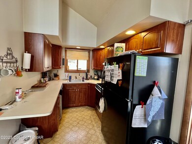 5869 Decker Rd, Bushkill, PA 18324 - photo 2