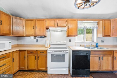 255 Sycamore Rd, Elkton, MD 21921 - photo 4