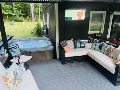 1 relax on the deck