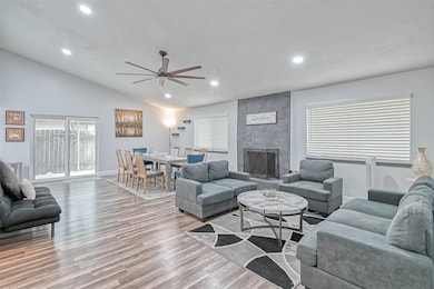 11618 Corona Ln, Houston, TX 77072 - photo 5