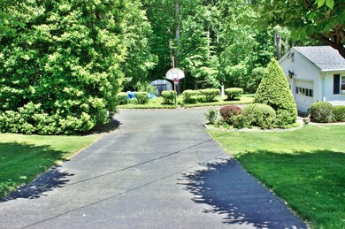 19 Galewood Dr, Holmdel, NJ 07733 - photo 3