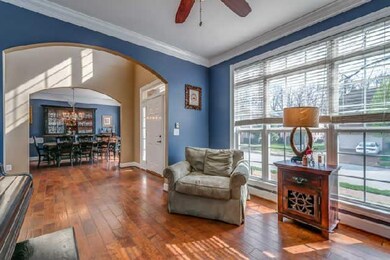 BEAUTIFUL FORMAL STUDY WITH HARDWOODS