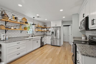 2528 Motherwell Dr, Greer, SC 29651 - photo 2