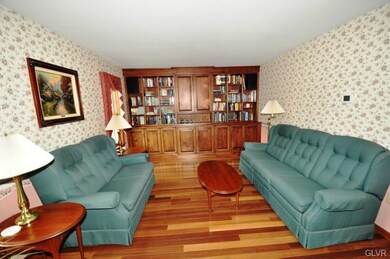 4461 Windfield Cir, Emmaus, PA 18049 - photo 7