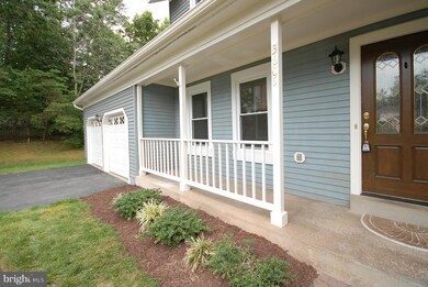 3605 Irish Moss Ct, Fairfax, VA 22033 - photo 2