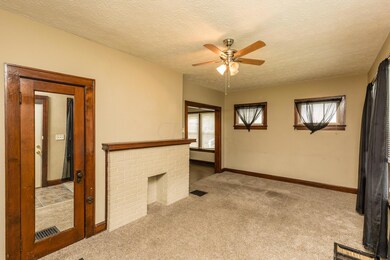 1763 E Kenworth Rd-09