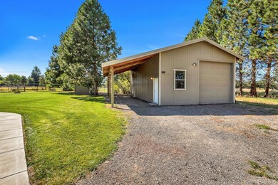 1605 NW 55th St, Redmond, OR 97756 - photo 4