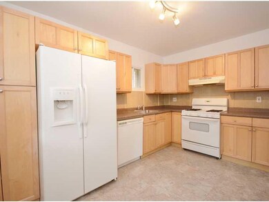 Kitchen. The fully equipped eat-in kitchen offers 