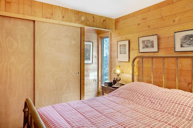 Guest bedroom