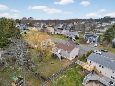 157 Bluebird Dr, Naugatuck, CT 06770 - photo 3