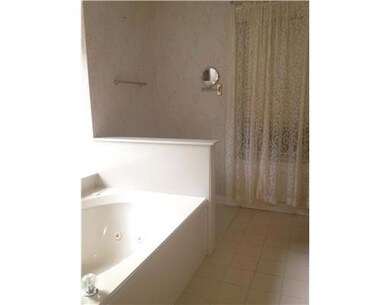 Master Bath/Spa.