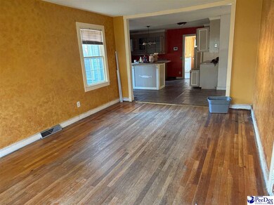 909 Gibson St, Hartsville, SC 29550 - photo 2