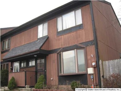 28 Hemlock Ct unit 138, Staten Island, NY 10309 - photo 2