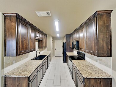 250 Jacinth Ln, Granbury, TX 76049 - photo 5