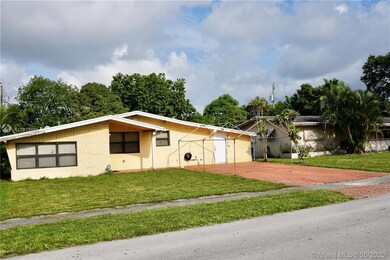 2654 Oleander Dr, Miramar, FL 33023 - photo 2