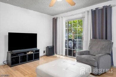 35 Lindsey Ct unit D2, Franklin Park, NJ 08823 - photo 3