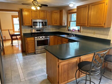 43 Macintosh Ln, Saunderstown, RI 02874 - photo 6