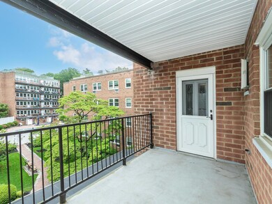 32 Pearsall Ave unit 3A, Glen Cove, NY 11542 - photo 3