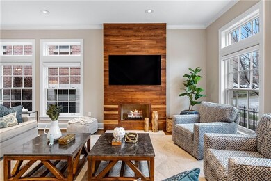 4959 Wyandotte St unit 3E, Kansas City, MO 64112 - photo 3