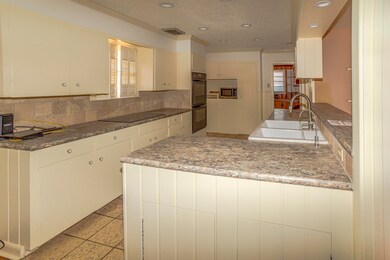 4013-48th Street-2-2