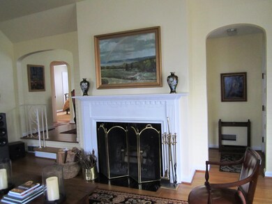 522 Northview Dr, Columbus, OH 43209 - photo 5