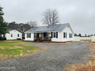 Exterior / Front