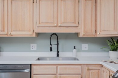 2370 Meadow Ct, Harrisonburg, VA 22801 - photo 7