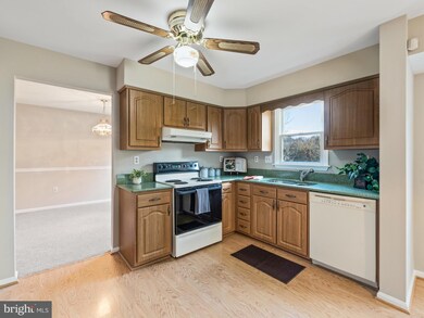 6211 Monroe Ave, Sykesville, MD 21784 - photo 6