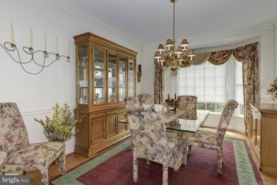 8915 Falls Farm Dr, Potomac, MD 20854 - photo 6