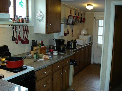 348 Sea View Dr, Warwick, RI 02889 - photo 7