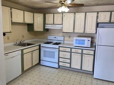 5 Karen Cir unit 13, Billerica, MA 01821 - photo 2