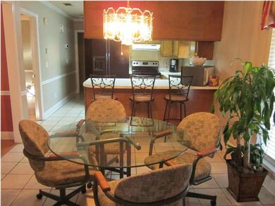 Kitchen / Dining Combo